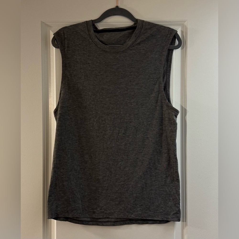 Lululemon Shirt Mens Medium Gray Sleeveless Tank Shirt Workout Gym - Gently Used